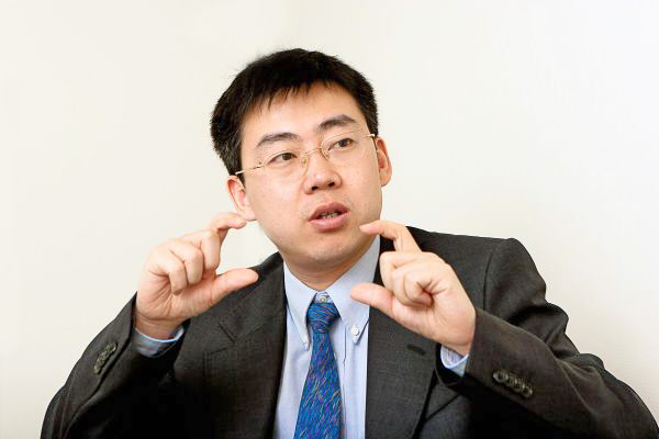 IBM中國研究院副院長陳瀅表示,物聯網的發展必須搭配雲端運算的巨量資料分析處理能力,才能快速從大量感測器蒐集來的資料找出具價值的資訊。古榮豐攝 IBM中國研究院副院長陳瀅表示,物聯網的發展必須搭配雲端運算的巨量資料分析處理能力,才能快速從大量感測器蒐集來的資料找出具價值的資訊。古榮豐攝