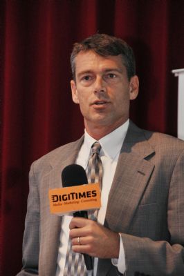 Broadcom, Wireless Connectivity Group, Wireless LAN Business Unit, Senior Vice President and General Manager, Michael Hurlston。 Broadcom, Wireless Connectivity Group, Wireless LAN Business Unit, Senior Vice President and General Manager, Michael Hurlston。