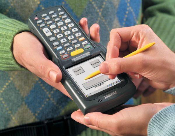 嵌入式系统使用越来越普及,若安全机制设计不良,将对系统维运影响甚钜。(Motorola) 嵌入式系统使用越来越普及,若安全机制设计不良,将对系统维运影响甚钜。(Motorola)