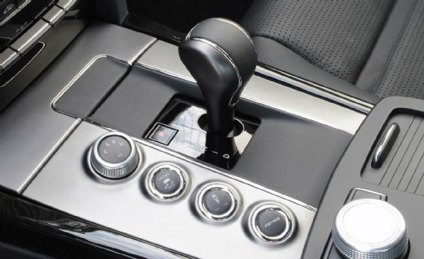 汽車智能化設計已成重要產業趨勢,車用電控與安全設計越來越先進,改善車主的駕車安全。Mercedes Benz 汽車智能化設計已成重要產業趨勢,車用電控與安全設計越來越先進,改善車主的駕車安全。Mercedes Benz