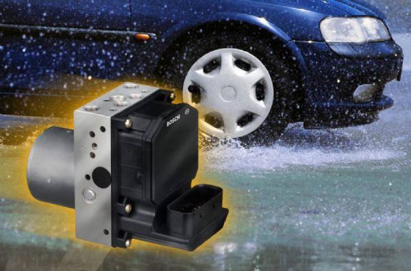 採行塑料搭配金屬外殼設計的車用電子安全制動模組。BOSCH 採行塑料搭配金屬外殼設計的車用電子安全制動模組。BOSCH