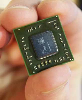 TEMASH使用heterogeneous systems architecture技術方案,晶片面積大幅縮減,減少元件的佔位面積。(AMD)</span></font> TEMASH使用heterogeneous systems architecture技術方案,晶片面積大幅縮減,減少元件的佔位面積。(AMD)</span></font>