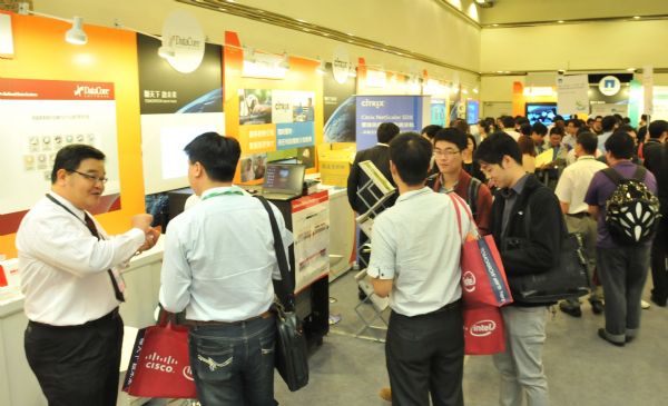 思科台湾于主题馆中展示思科三大架构,开创「万物互联」网络新时代。 思科台湾于主题馆中展示思科三大架构,开创「万物互联」网络新时代。