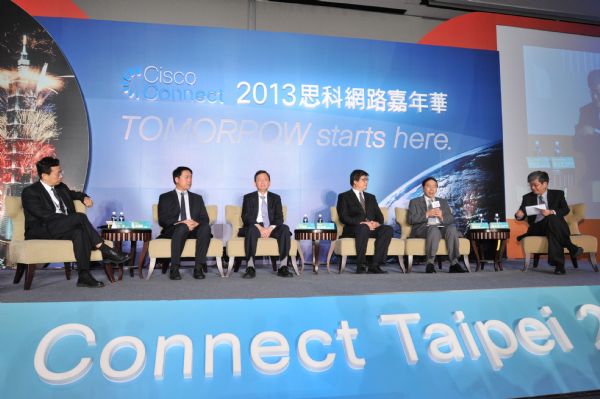 「万物互联  关键未来」高端论坛,邀请重量级产官学专家,共同剖析台湾网络科技前景与趋势。 「万物互联  关键未来」高端论坛,邀请重量级产官学专家,共同剖析台湾网络科技前景与趋势。