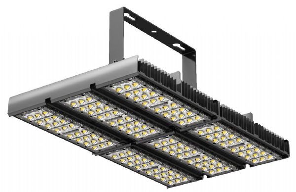 戶外用高瓦數的照明模組驅動電力大,必須針對供電系統增設電源穩定設計,搭配驅動保護電路與開路保護器,提升設備使用安全性。Coming Technology 戶外用高瓦數的照明模組驅動電力大,必須針對供電系統增設電源穩定設計,搭配驅動保護電路與開路保護器,提升設備使用安全性。Coming Technology