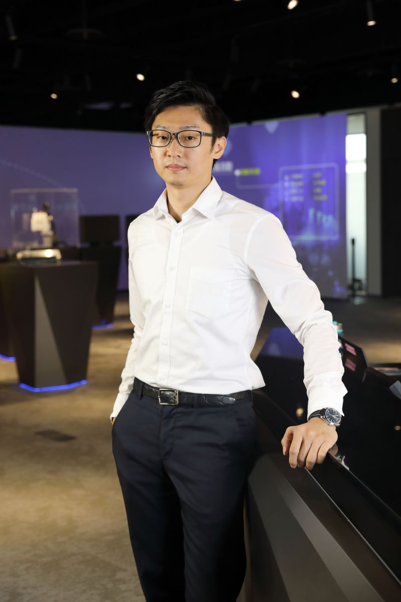 台灣愛普生產業科技事業部機械手臂自動化營業部解決方案服務處經理陳子軒。 台灣愛普生產業科技事業部機械手臂自動化營業部解決方案服務處經理陳子軒。