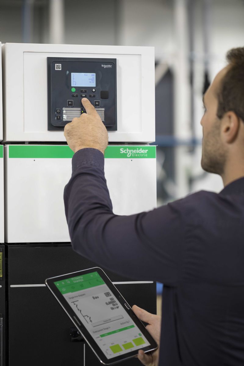 Easergy P3可透過Easergy SmartApp簡化操作與維護,直接存取現場的操作數據與設定,更支持多達9種通訊協定,輸入或輸出皆可擴充,滿足更多需求。 Easergy P3可透過Easergy SmartApp簡化操作與維護,直接存取現場的操作數據與設定,更支持多達9種通訊協定,輸入或輸出皆可擴充,滿足更多需求。