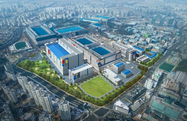 三星晶圆代工目前在德州奥斯丁厂区，以投产14～65奈米为主，新厂落脚泰勒市锁定先进制程投产。 图为华城厂区。 三星