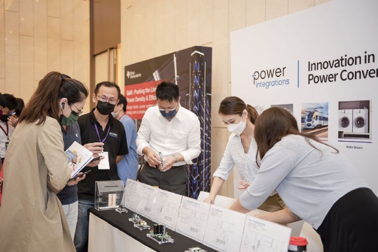 包爾英特的PowiGaN技術,可讓電源IC在負載範圍內的效率高達95%,且無須使用散熱片就可降低設備溫度。DIGITIMES攝 包爾英特的PowiGaN技術,可讓電源IC在負載範圍內的效率高達95%,且無須使用散熱片就可降低設備溫度。DIGITIMES攝