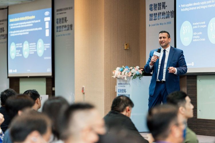 展览期间举办多场国际产业论坛,从车联网、智能移动到ESG永续创新趋势等,并邀请国内外指标企业及专业讲师进行分享,共吸引1,200多位业者参加。外贸协会 展览期间举办多场国际产业论坛,从车联网、智能移动到ESG永续创新趋势等,并邀请国内外指标企业及专业讲师进行分享,共吸引1,200多位业者参加。外贸协会