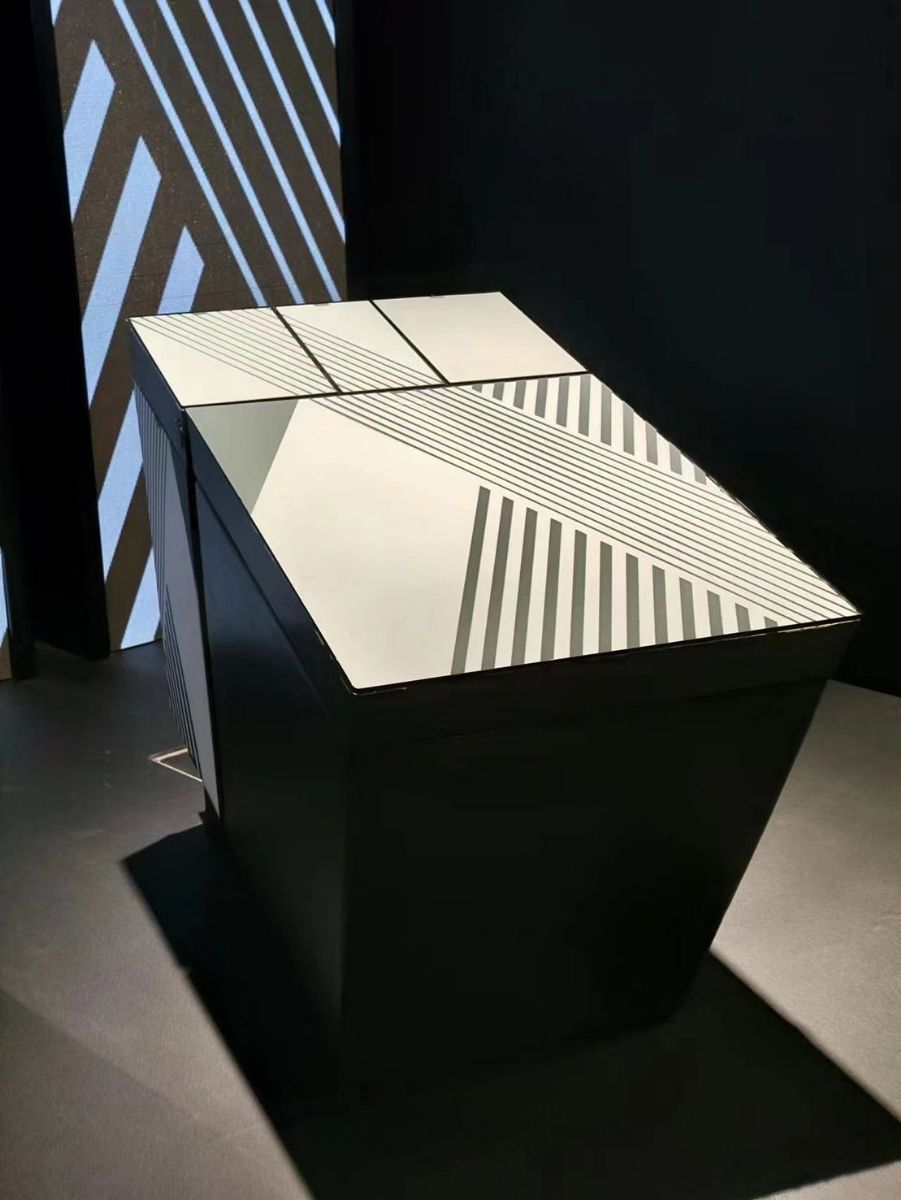 Kohler展出概念版Numi2.0智能马桶，采用Prism电子纸技术。元太
