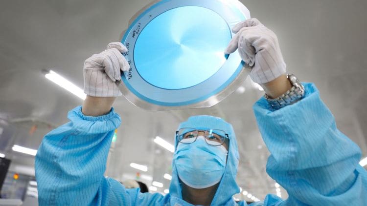 目前中国的成熟制程半导体并不再美国制裁范围,但未来仍具不确定性。 目前中国的成熟制程半导体并不再美国制裁范围,但未来仍具不确定性。