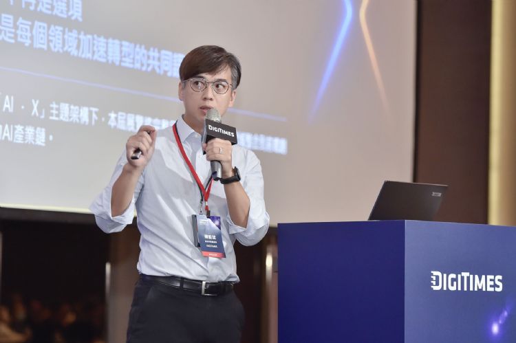 DIGITIMES整合行销处处长陈毅斌为本场论坛揭开序幕,点出智能制造新格局的关键契机。DIGITIMES摄 DIGITIMES整合行销处处长陈毅斌为本场论坛揭开序幕,点出智能制造新格局的关键契机。DIGITIMES摄