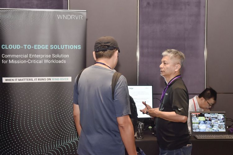 Wind River的Cloud-to-Edge Solutions企业级解决方案,针对关键任务工作负载提供高可靠性支持,可实现从云端到边缘的安全、实时与可持续运算,协助工业、通讯与国防等领域强化系统韧性。DIGITIMES摄 Wind River的Cloud-to-Edge Solutions企业级解决方案,针对关键任务工作负载提供高可靠性支持,可实现从云端到边缘的安全、实时与可持续运算,协助工业、通讯与国防等领域强化系统韧性。DIGITIMES摄
