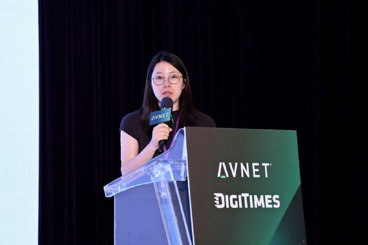 易冲半导体(ConvenientPower)高级商务经理卢燕陵。 易冲半导体(ConvenientPower)高级商务经理卢燕陵。