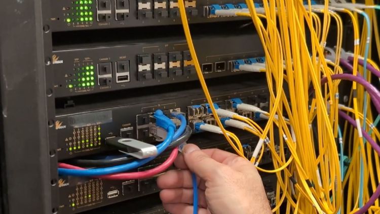 益网科技EN50121-4交通专用以太网络交换器,正大规模全面部署Goodyear市交通通信网络,目前已支持近120个路口的巨量信息负载。益网科技 益网科技EN50121-4交通专用以太网络交换器,正大规模全面部署Goodyear市交通通信网络,目前已支持近120个路口的巨量信息负载。益网科技