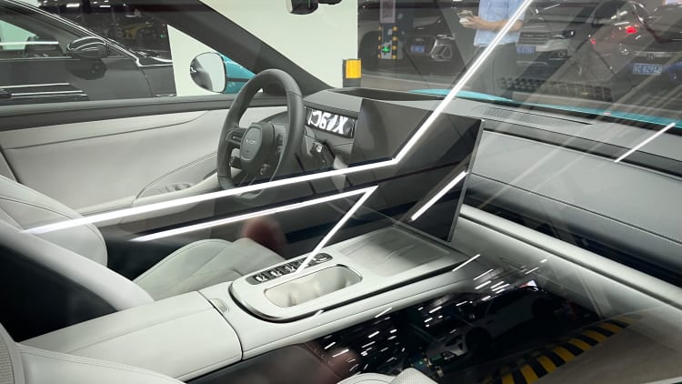 Research Insight：「三大趨勢」揭示中國車市新戰場　800V、前車頂光達、多螢幕座艙成標配