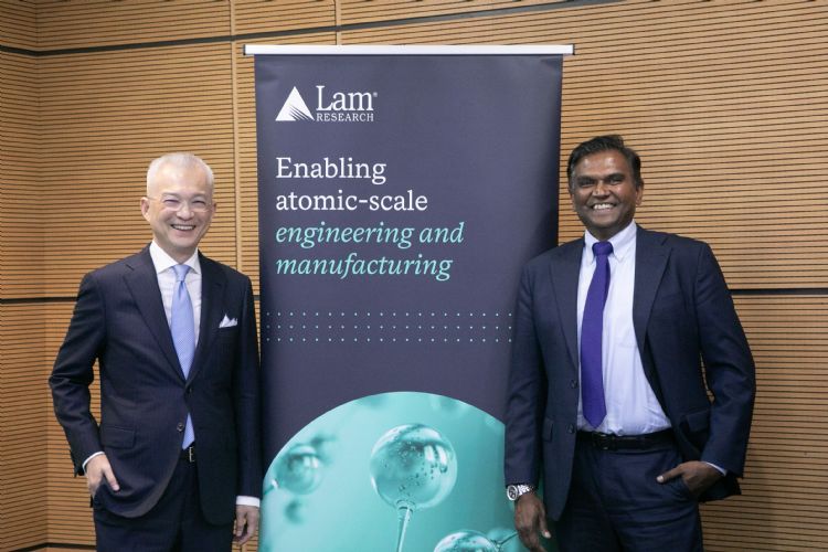 科林研發(Lam Research)全球產品事業群資深副總裁Sesha Varadarajan(右)與台灣區總經理郭偉毅博士。DIGITIMES攝 科林研發(Lam Research)全球產品事業群資深副總裁Sesha Varadarajan(右)與台灣區總經理郭偉毅博士。DIGITIMES攝