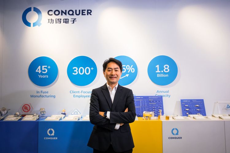 功得电子副总经理邱柏硕指出,随着AI服务器功率密度与风险同步推升,电源防护已由配套元件转为系统级关键,保险丝的精准性与安全等级正成为数据中心稳定运作的重要基础。功得电子 功得电子副总经理邱柏硕指出,随着AI服务器功率密度与风险同步推升,电源防护已由配套元件转为系统级关键,保险丝的精准性与安全等级正成为数据中心稳定运作的重要基础。功得电子