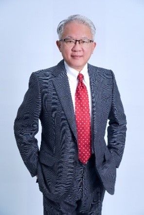 长川信息董事长郭承和在就读EDBA的过程中深度内省并沉淀实务经验,将其丰富的实战经验转化为可复制的管理方法论,并进一步淬炼出具备国际视野与韧性的领导智能。中硕国际教育中心 长川信息董事长郭承和在就读EDBA的过程中深度内省并沉淀实务经验,将其丰富的实战经验转化为可复制的管理方法论,并进一步淬炼出具备国际视野与韧性的领导智能。中硕国际教育中心