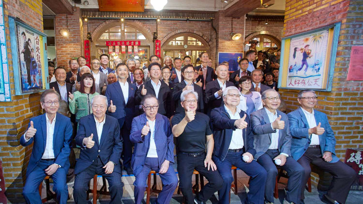 黄仁勳的第五次「万亿元宴」,同步照亮台湾上下游电子业供应链。李建梁摄 黄仁勳的第五次「万亿元宴」,同步照亮台湾上下游电子业供应链。李建梁摄