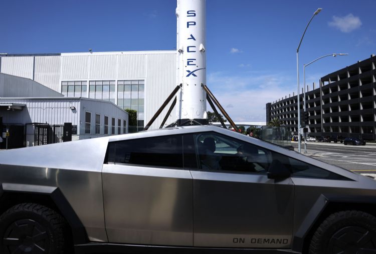 SpaceX傳IPO後再併Tesla？　市場憂成Elon Musk兆元薪酬解鎖捷徑