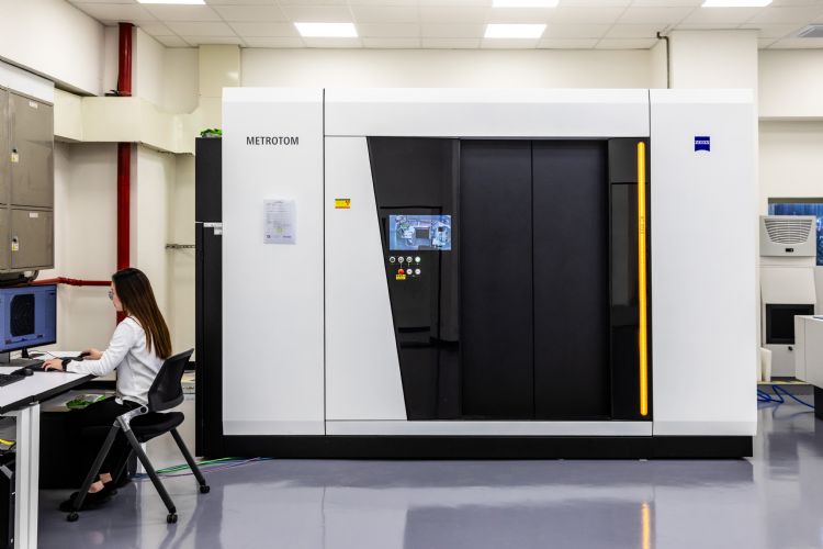 工业CT断层扫描系统(3D X-ray / Metrotom 1500)具备无损检测解决方案,能在不破坏样件情况下侦测并分析隐藏缺陷,降低成本、提升效率与生产品质,已广泛用于AI服务器价值链关键元件品质检测,包含液冷零组件、服务器PCB、连接器产业。台湾蔡司 工业CT断层扫描系统(3D X-ray / Metrotom 1500)具备无损检测解决方案,能在不破坏样件情况下侦测并分析隐藏缺陷,降低成本、提升效率与生产品质,已广泛用于AI服务器价值链关键元件品质检测,包含液冷零组件、服务器PCB、连接器产业。台湾蔡司