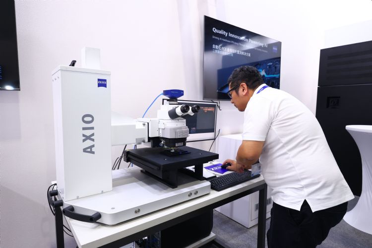 自动化结合AI软件识别缺陷已成为快速迭代的AI服务器主流:工业光学显微镜和Axio Imager可以符合不同分辨率需求,快速定位PCB切片中可能缺陷位置。台湾蔡司 自动化结合AI软件识别缺陷已成为快速迭代的AI服务器主流:工业光学显微镜和Axio Imager可以符合不同分辨率需求,快速定位PCB切片中可能缺陷位置。台湾蔡司