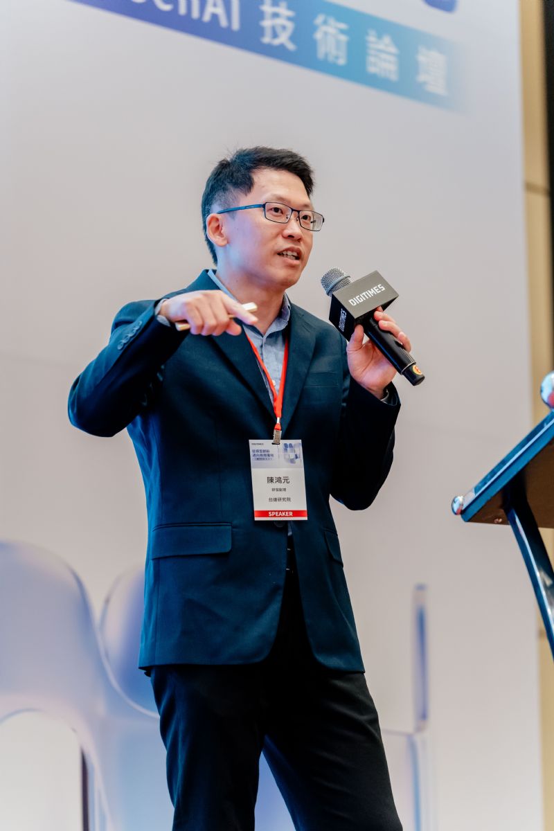 企業導入生成式AI後,知識分散與資料權限成為實務難題。台達展示CHEK AI知識引擎,可處理文件、表格與圖片,提供智慧問答及全地端部署。DIGITIMES攝 企業導入生成式AI後,知識分散與資料權限成為實務難題。台達展示CHEK AI知識引擎,可處理文件、表格與圖片,提供智慧問答及全地端部署。DIGITIMES攝