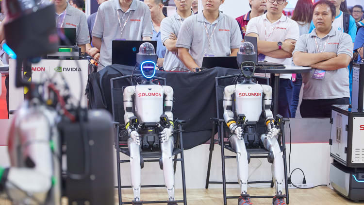 每日椽真：三大記憶體原廠2026年營收衝3倍 | 台積電N3P助攻玄戒O3 | 宇樹、優必選從硬體也轉向拚「大腦」