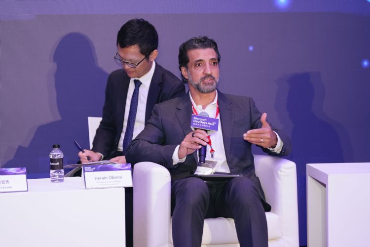 微软全球数据与人工智能安全副总裁暨总经理Herain Oberoi指出,随着AI Agent具备自主执行能力,身份管理与权限治理将成为企业AI安全治理的关键课题。DIGITIMES摄 微软全球数据与人工智能安全副总裁暨总经理Herain Oberoi指出,随着AI Agent具备自主执行能力,身份管理与权限治理将成为企业AI安全治理的关键课题。DIGITIMES摄