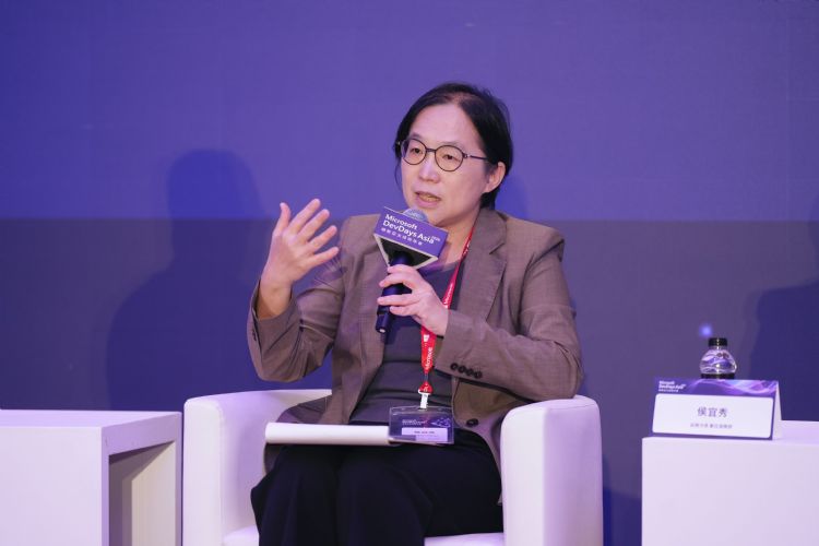 数码发展部政务次长侯宜秀分享Agentic AI治理观点,强调应从能力评估、授权管理、身份识别与问责机制等面向建立完善治理框架。DIGITIMES摄 数码发展部政务次长侯宜秀分享Agentic AI治理观点,强调应从能力评估、授权管理、身份识别与问责机制等面向建立完善治理框架。DIGITIMES摄