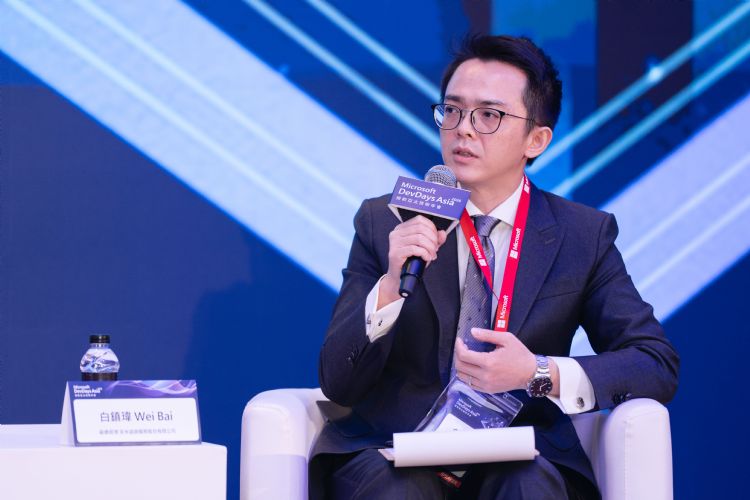 白镇玮强调,企业导入AI Agent时应落实Human-in-the-Loop机制,确保人类持续参与关键决策与监督,并建立完善的风险管理与责任治理架构。DIGITIMES摄 白镇玮强调,企业导入AI Agent时应落实Human-in-the-Loop机制,确保人类持续参与关键决策与监督,并建立完善的风险管理与责任治理架构。DIGITIMES摄