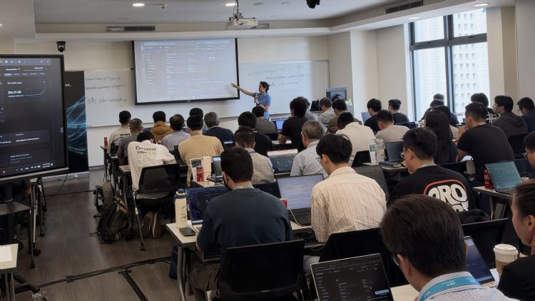AMD展现Enterprise AI软件实力。AMD AMD展现Enterprise AI软件实力。AMD