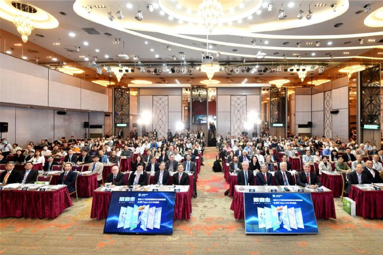 工研院「眺望~2027產業發展趨勢研討會」集結逾70位資深講者,議程涵蓋通訊、全球AI競局、半導體、智慧移動載具、新材料、生醫、健康照護、智慧機械與電力建設等議題。工研院產科國際所 工研院「眺望~2027產業發展趨勢研討會」集結逾70位資深講者,議程涵蓋通訊、全球AI競局、半導體、智慧移動載具、新材料、生醫、健康照護、智慧機械與電力建設等議題。工研院產科國際所