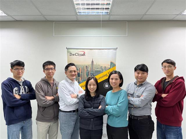 The DeCloak team