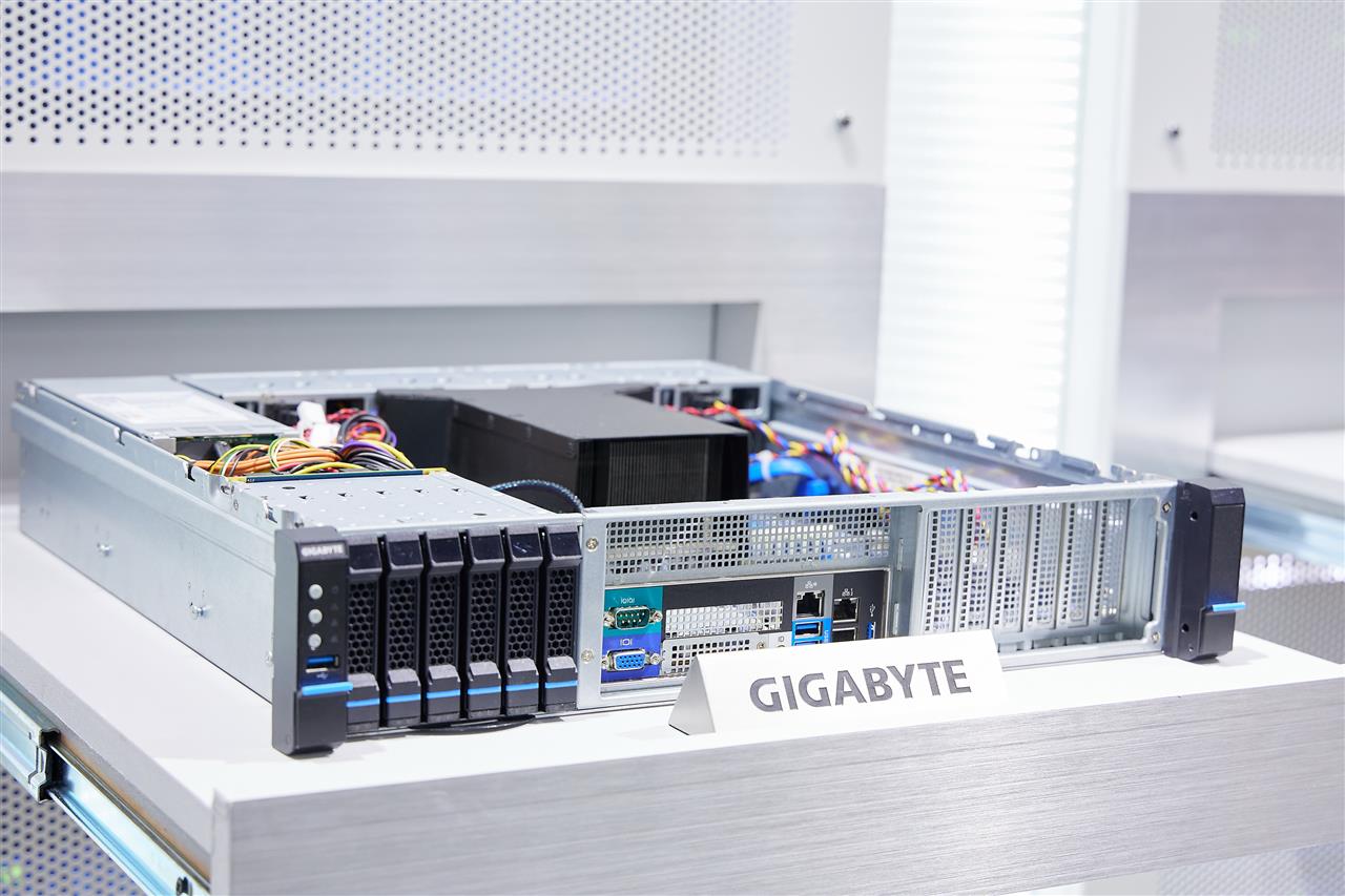 Taiwanese vendor server showcase at Computex 2022