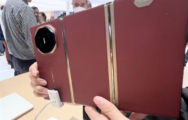 Huawei unveils the world's first commercial triple-folding smartphone, Mate XT. Credit: DIGItIMES