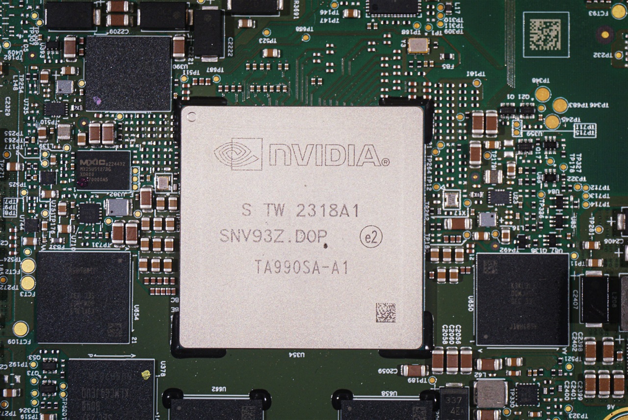 Trump to rescind global chip curbs amid AI restrictions debate