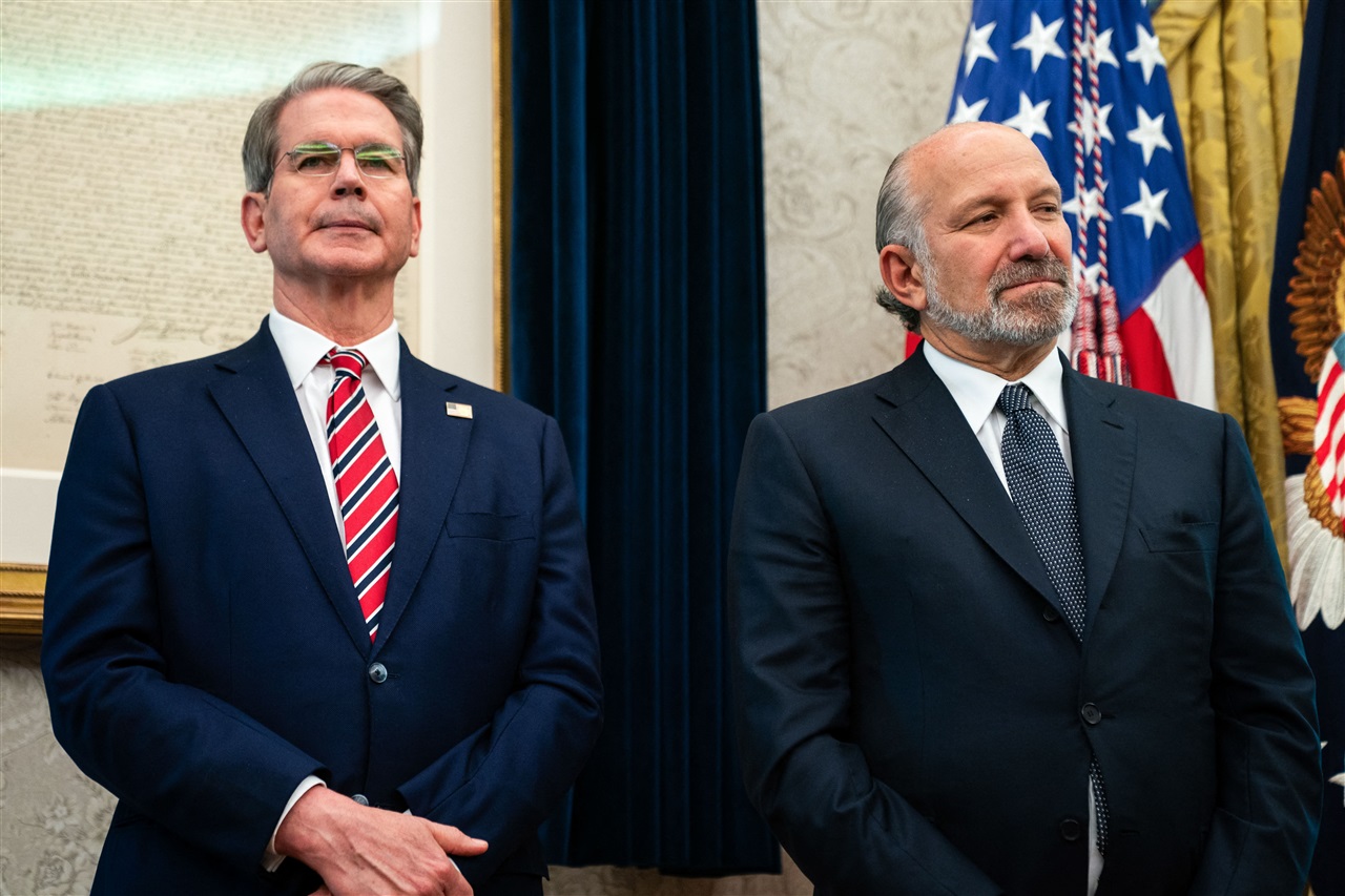 photo of Six advisors behind Trump’s unpredictable tariff agenda image