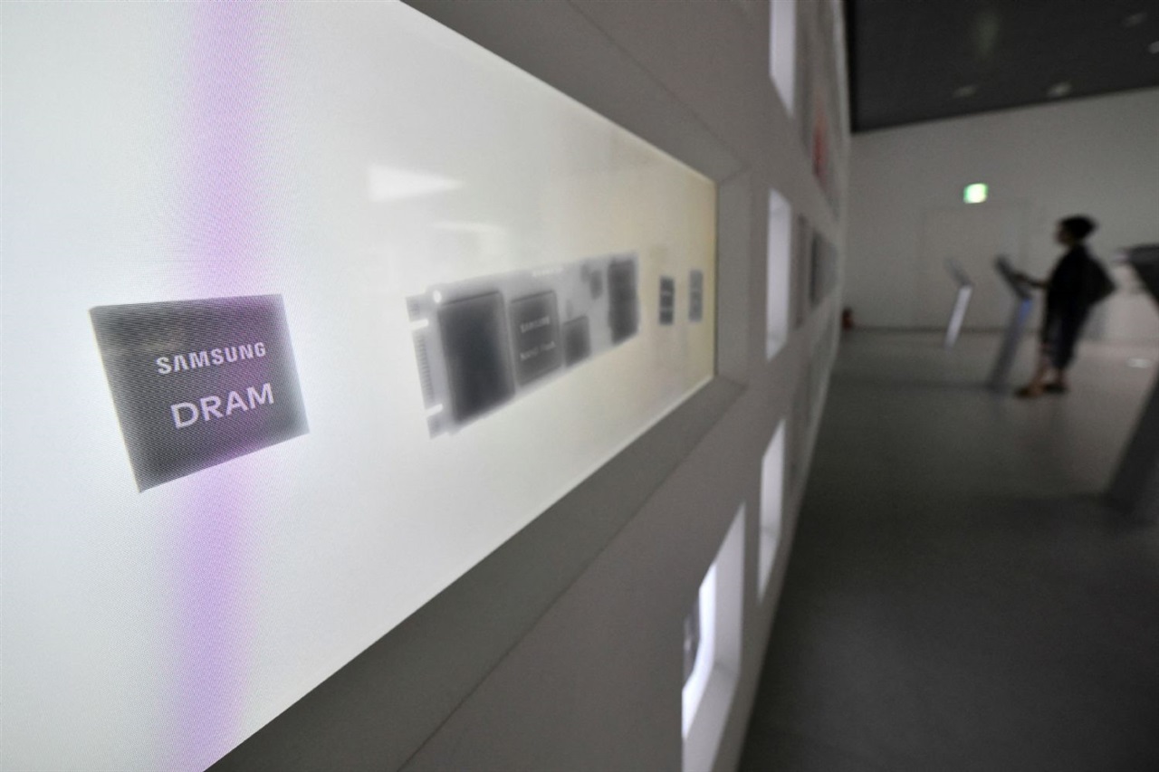 photo of Samsung reportedly races to LPDDR6 with 1c DRAM by late 2025 to fend off Chinese rival image