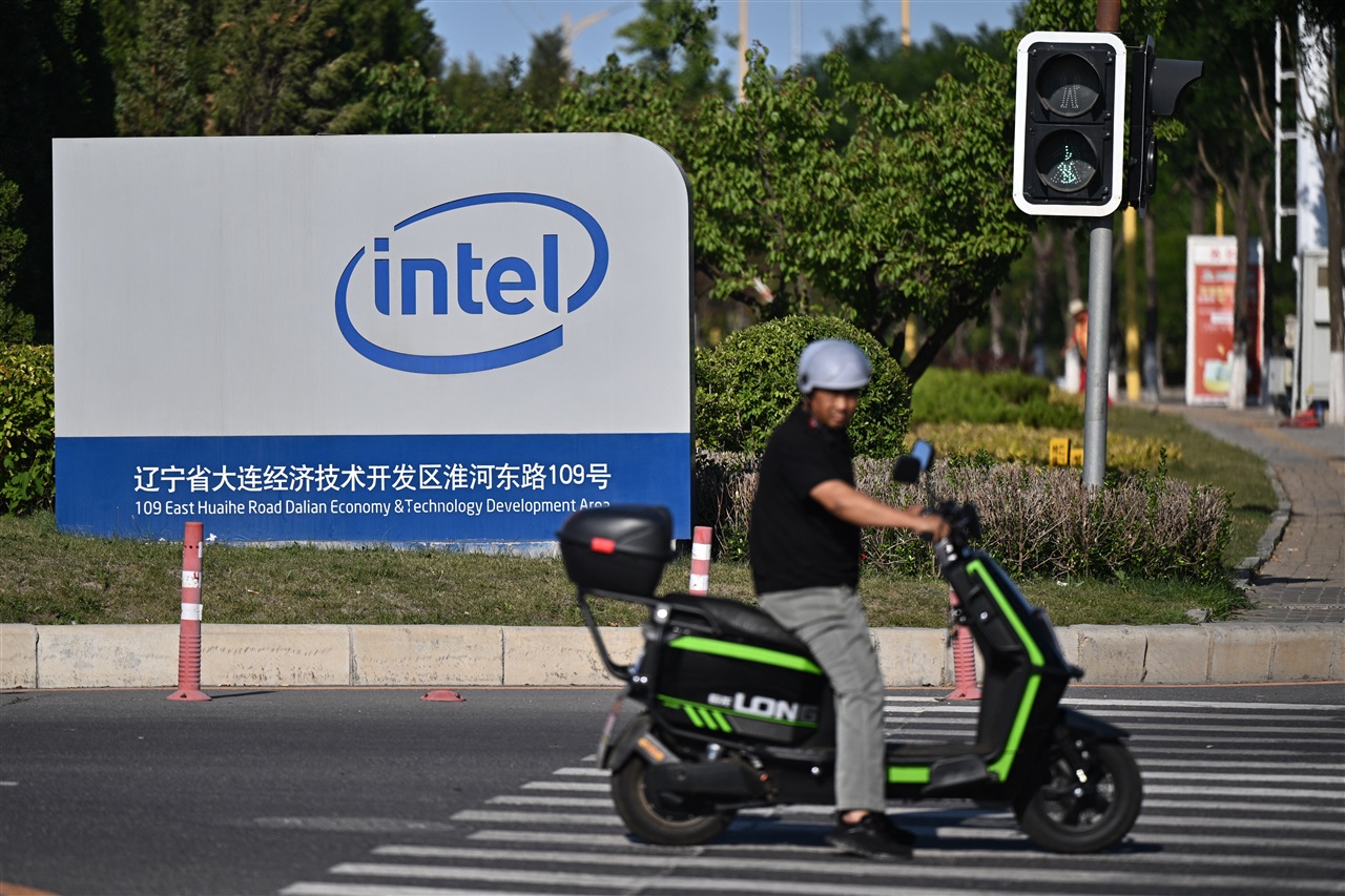 photo of Intel exits auto sector as China strategy falters image