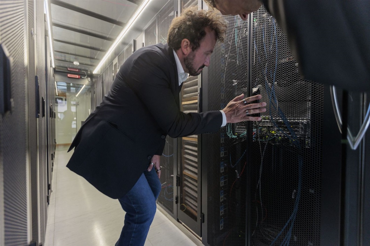 GMI Cloud postaví v Tchaj-wanu AI továrnu za 500 milionů dolarů s 7 000 GPU Blackwell Ultra