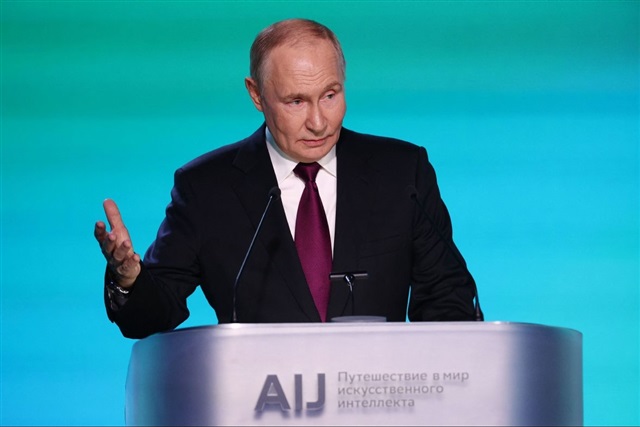 Russia falls behind US and China in AI race amid sanctions, brain drain