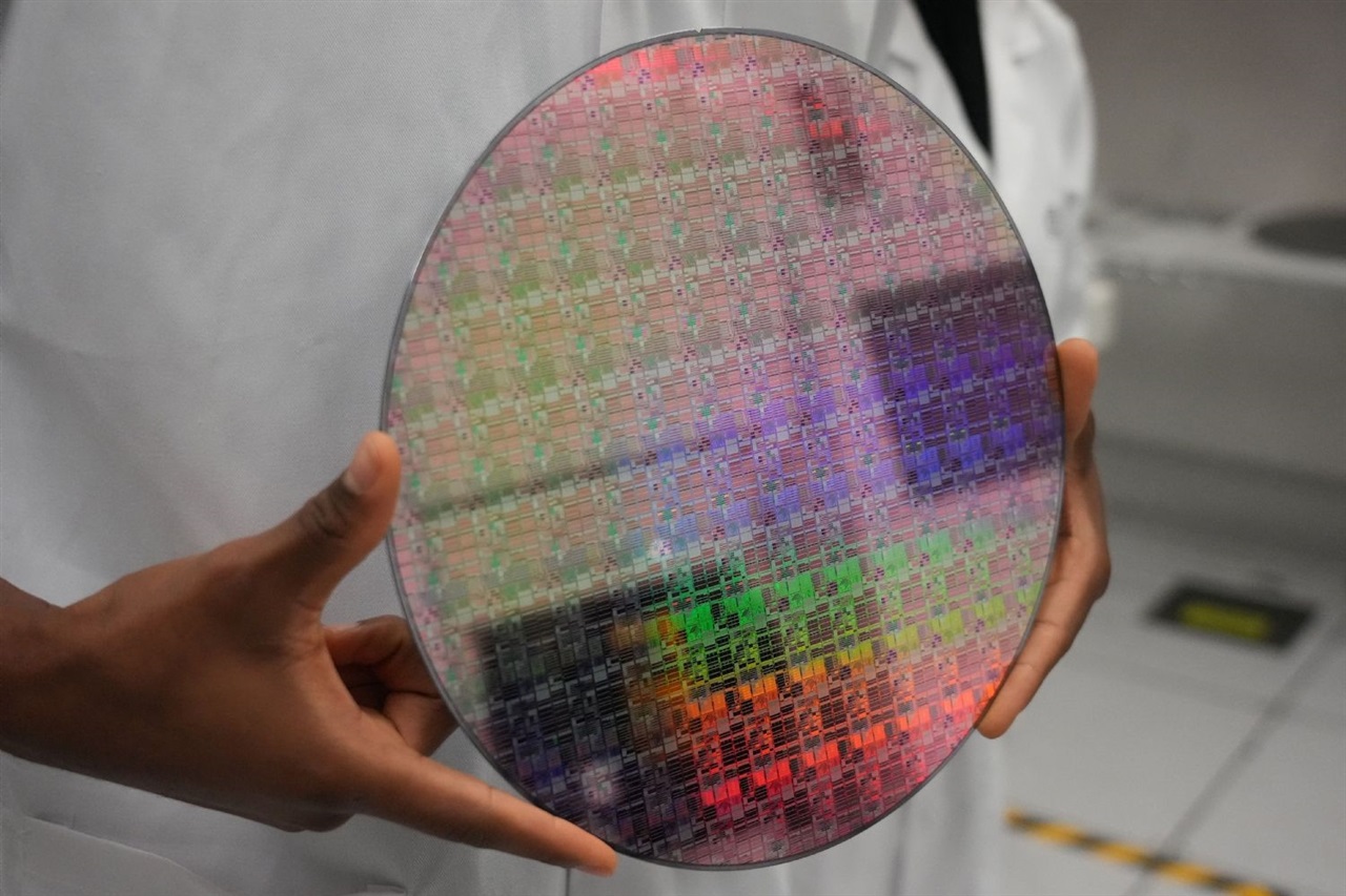 Spesa per chip AI vicina a 1 trilione di dollari