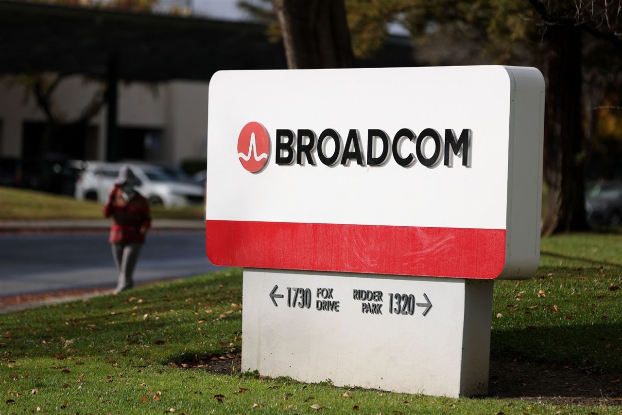 Broadcom posts $19.3B quarter as AI surge drives $22B revenue outlook