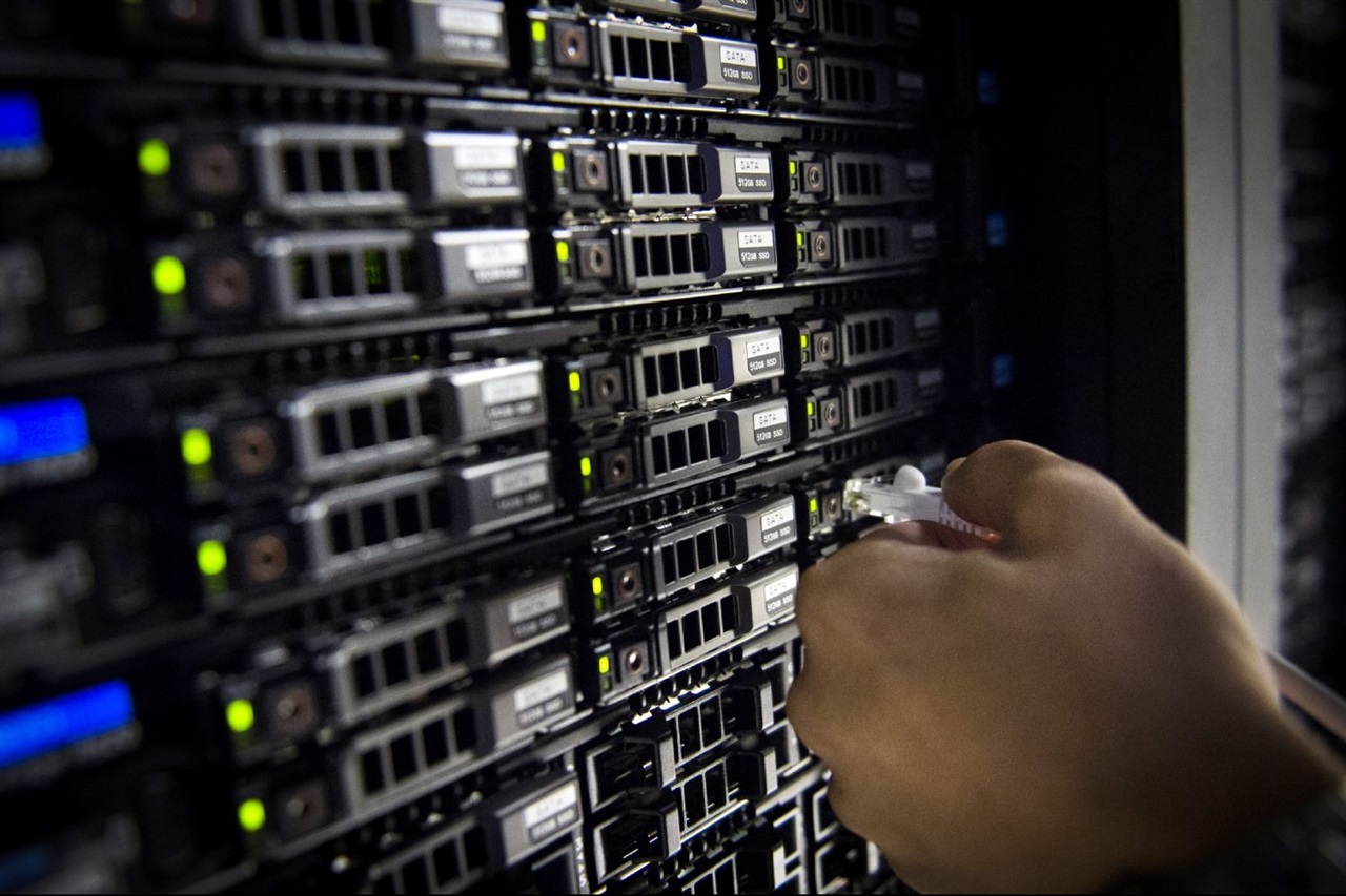 HPE sees surging AI orders and pull-forward, while memory shortages force pricing and supply strategies