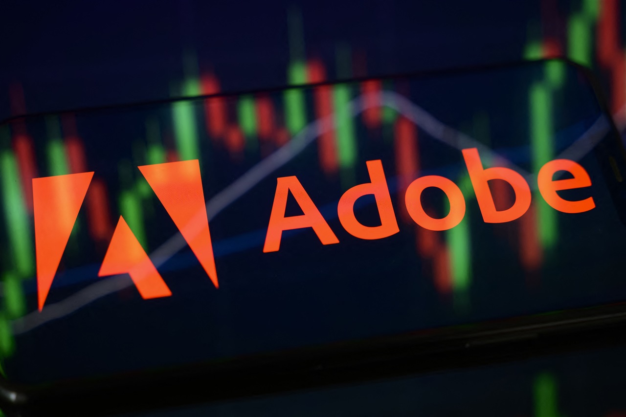 Adobe reports strong earnings as CEO announces planned departure