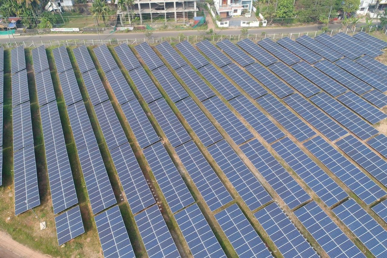 China reportedly considers export curbs on advanced solar manufacturing equipment to the US