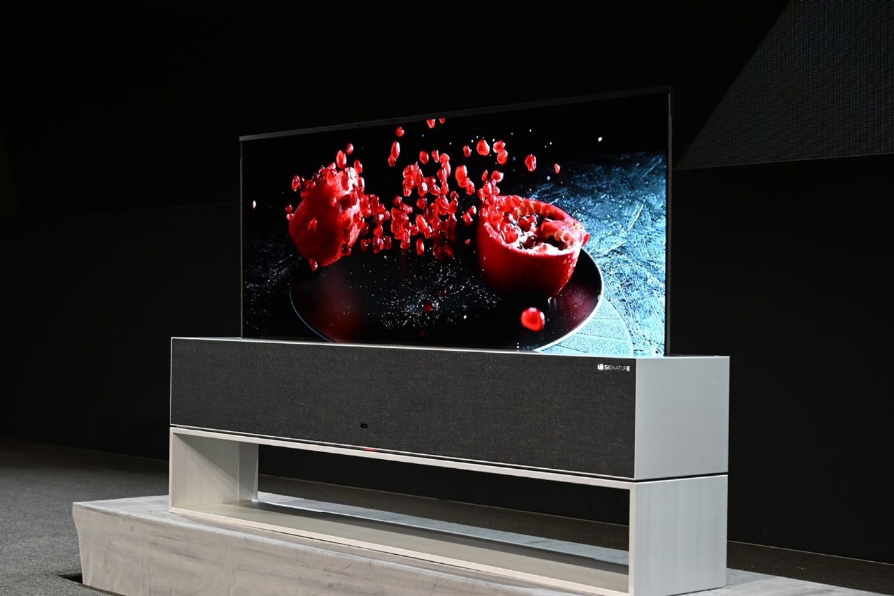 photo of LG Display approves KRW1.1 trillion OLED infrastructure investment image